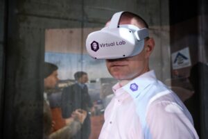 Účastníci hackathonu si odpočinou u virtuální reality